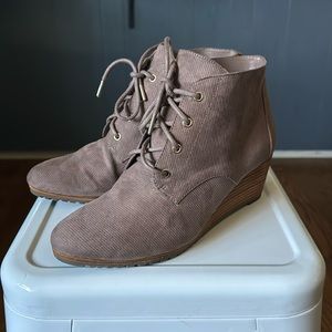 Dr. Scholl’s Women’s Wedge Heels Size 9 *super comfy*